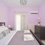 Chrysilia Apartment *