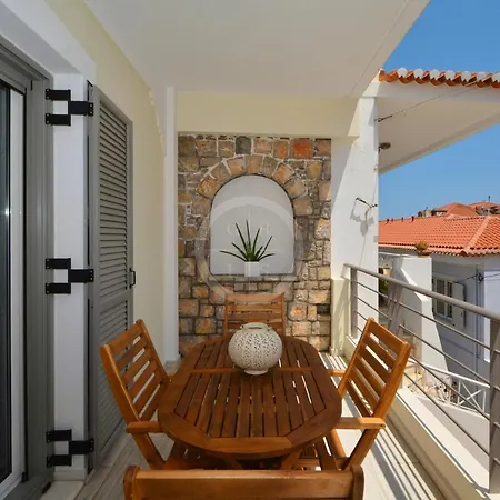 Chrysilia Apartment *