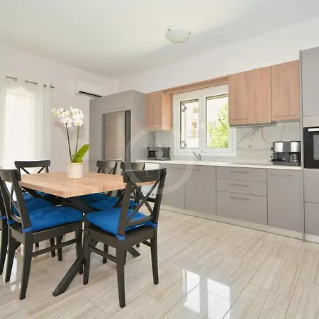 Apartment Chrysilia