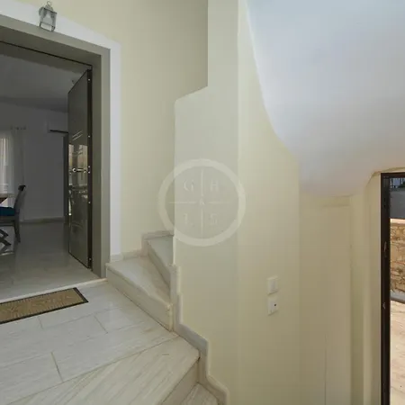 Chrysilia Apartment
